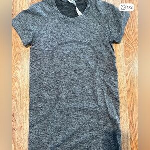 Lululemon Swiftly Tech 2.0 short sleeve gray Boston